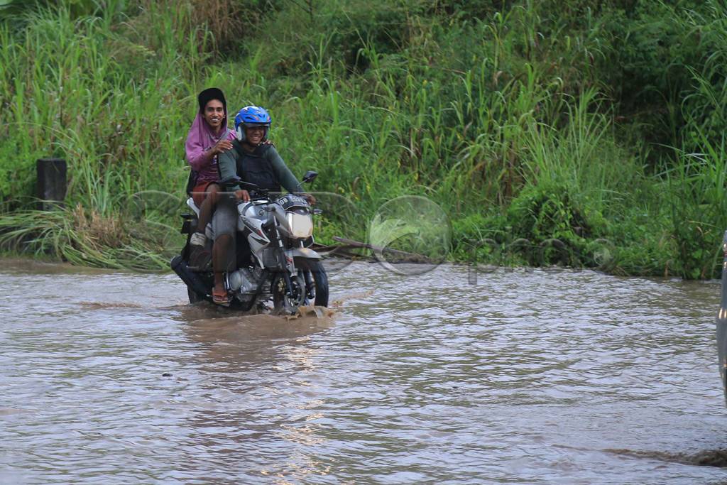 Genangan Air Kepung...