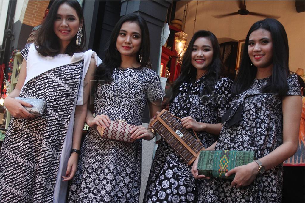 Pameran Lungsin Karya...