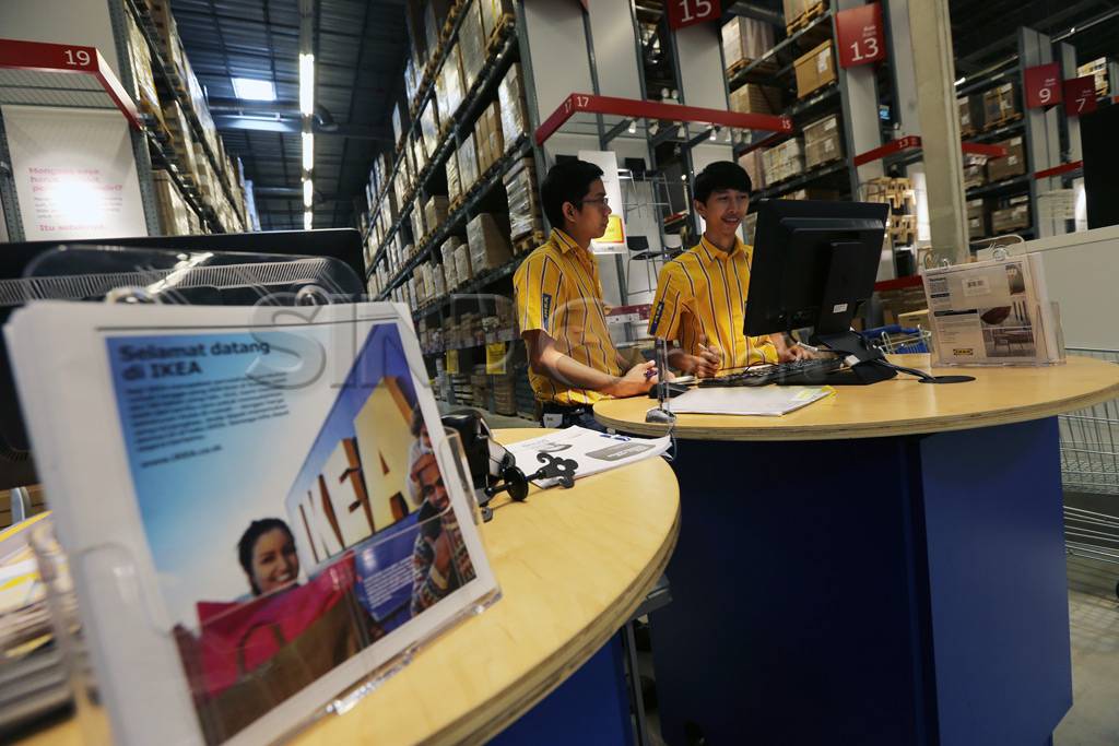 IKEA Gunakan Solusi...