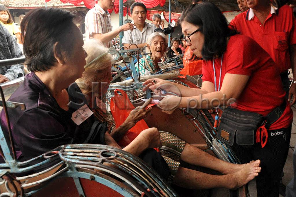Angpao Untuk Lansia