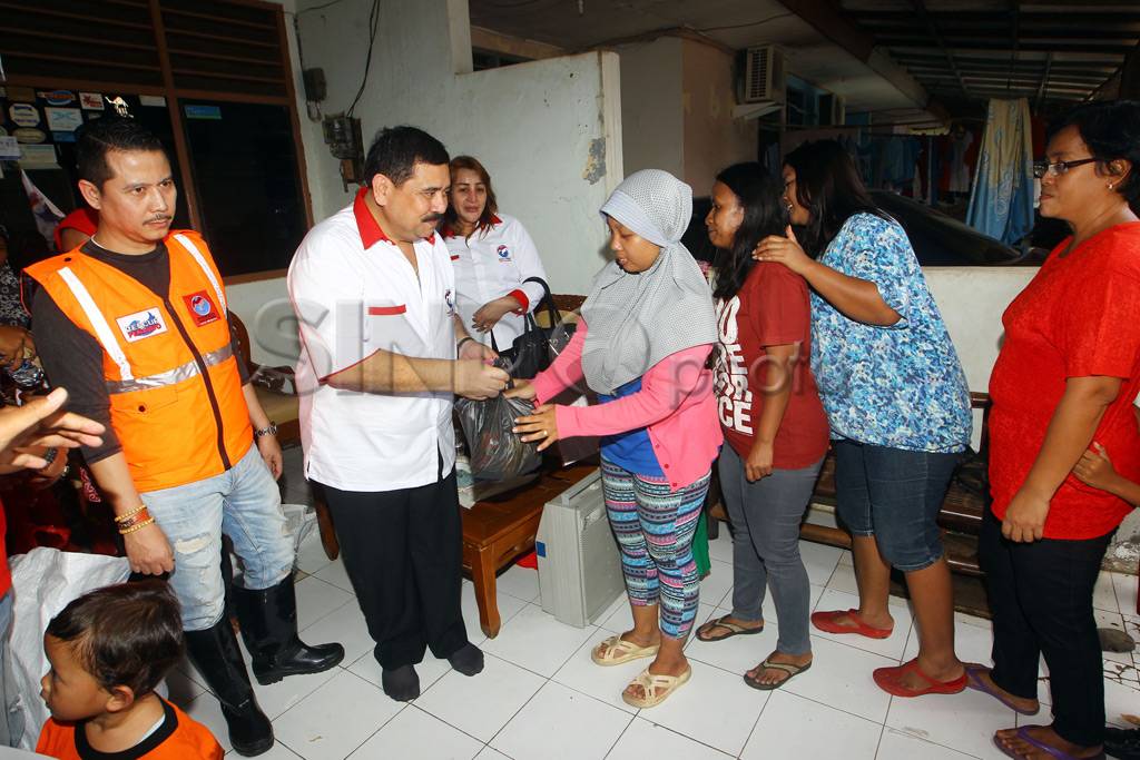 Perindo Salurkan Bantuan...