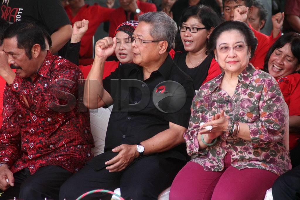 Megawati Resmikan Patung...