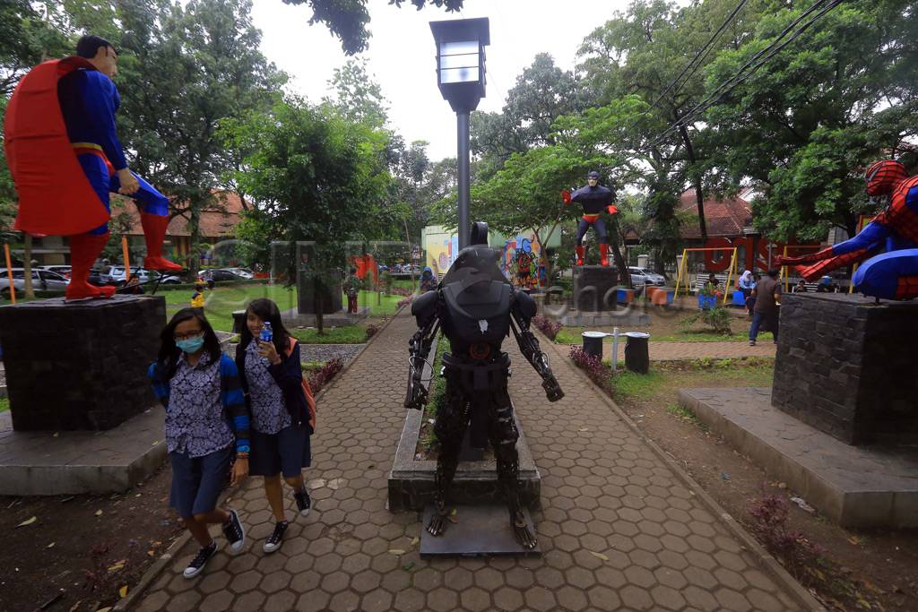 Taman Super Hero di...