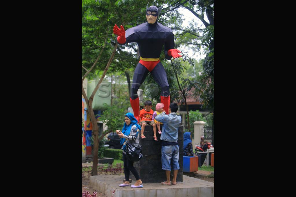 Taman Super Hero di...