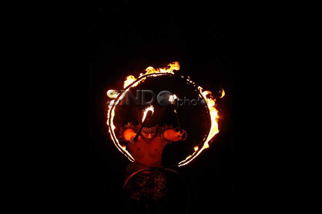 Atraksi Circus Oriental...