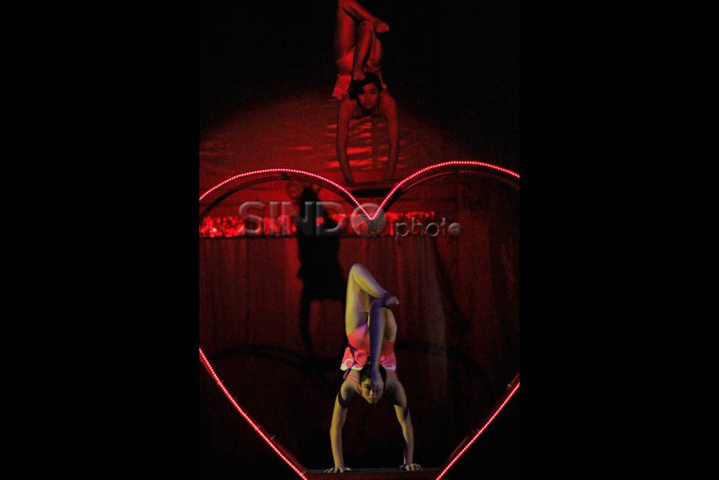 Atraksi Circus Oriental...