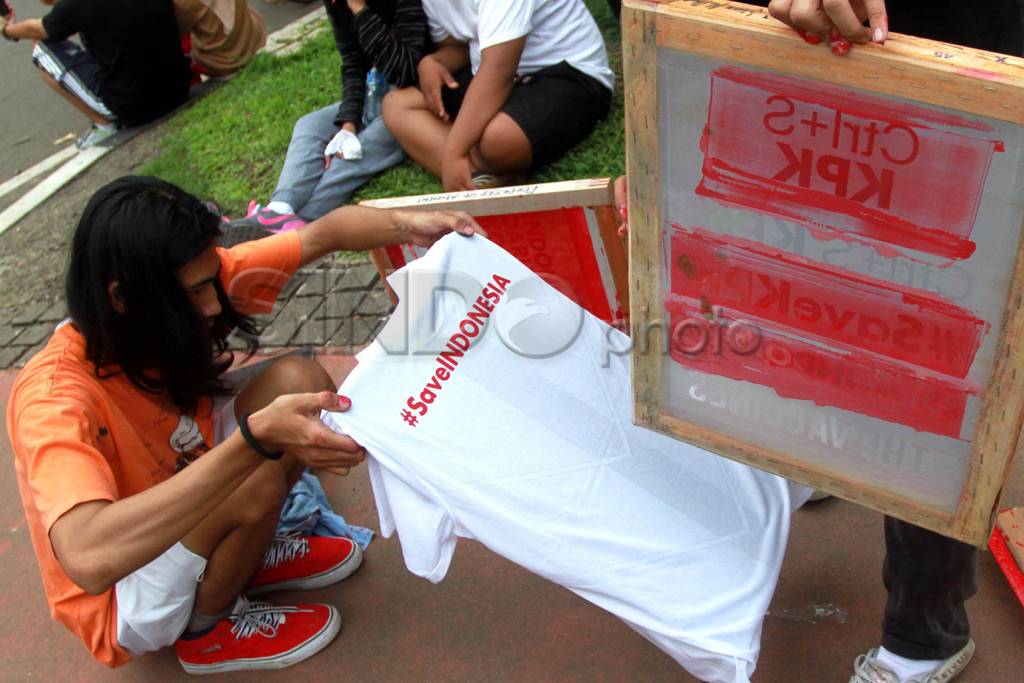 Dukung KPK, Warga Buka...