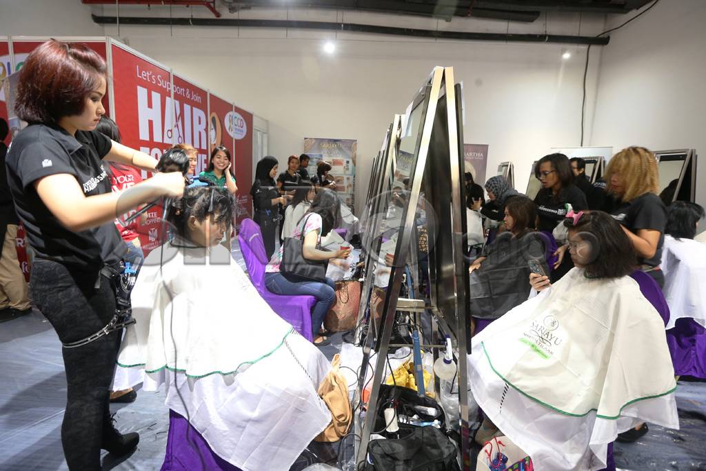 Sumbang Rambut Bantu...