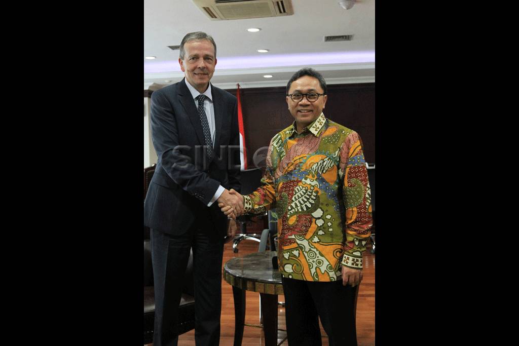 Ketua MPR Terima Kunjungan...