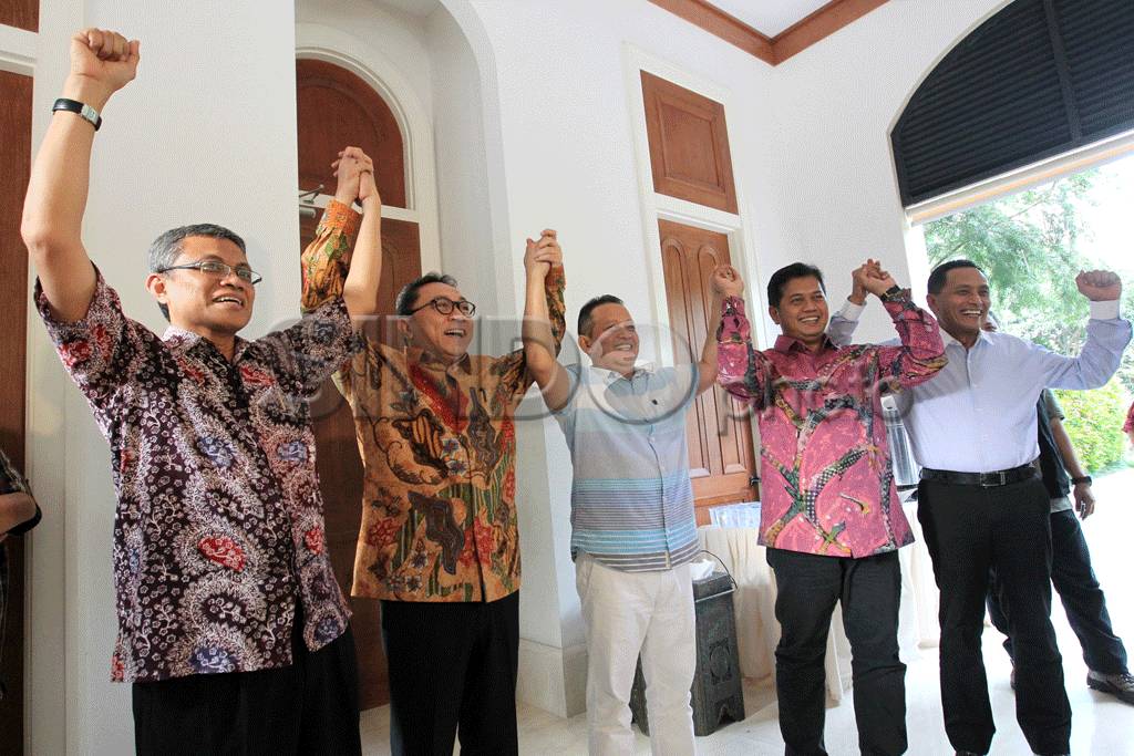 Sutrisno Bachir Dukung...