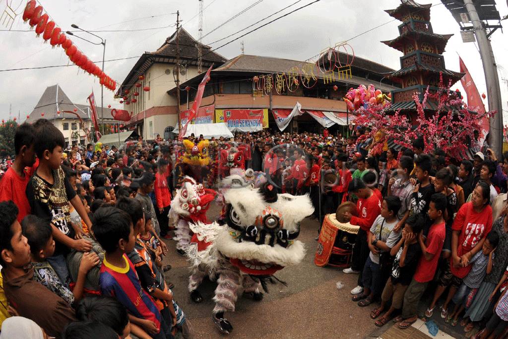 Atraksi Barongsai Semarakkan...