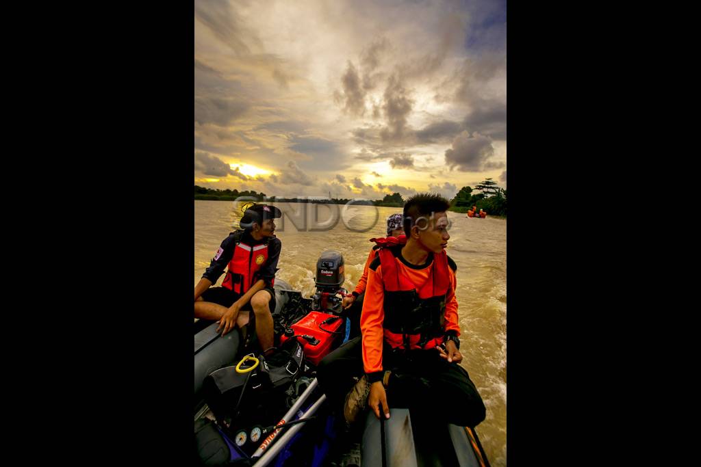Pencarian Korban Perahu...