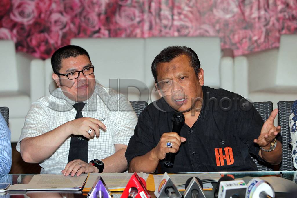 Sutan Bhatoegana Ajukan...