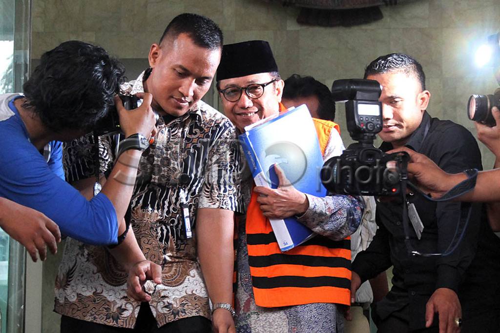 KPK Periksa Mantan Sekjen...