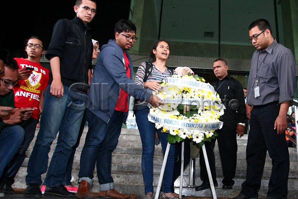 Karangan Bunga Duka...