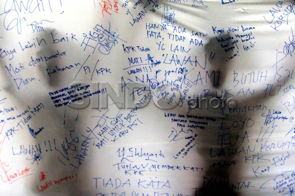 Pegawai KPK Tolak Pelimpahan...