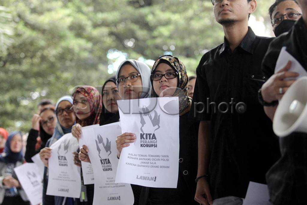 Pegawai KPK Tolak Pelimpahan...