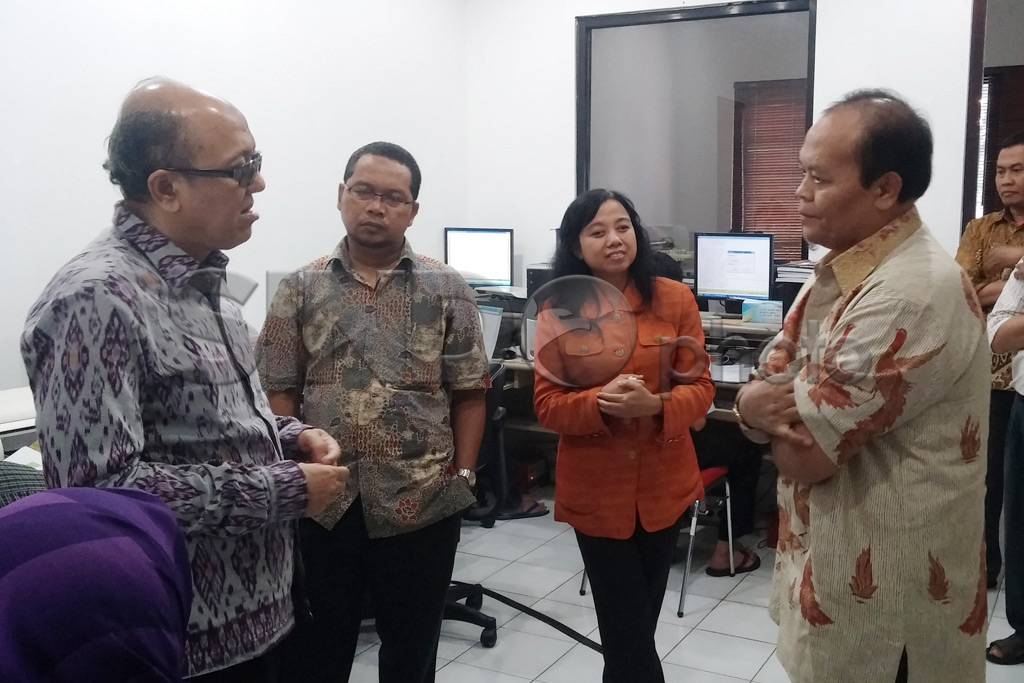 Hidayat Nur Wahid Kunjungi...