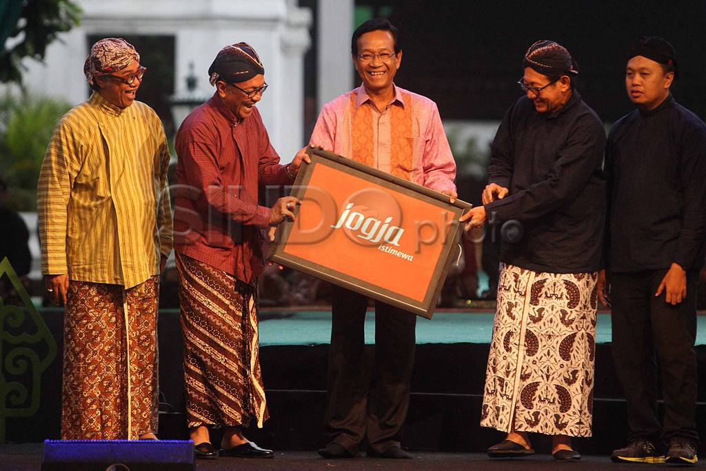 Peluncuran Logo Baru...