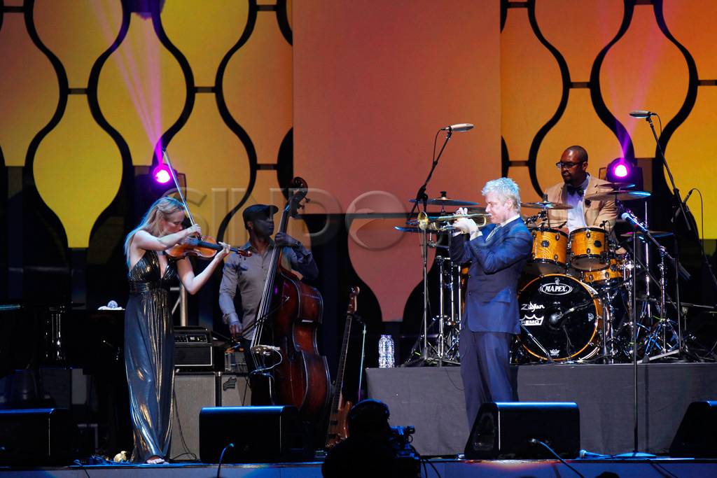 Chris Botti Bawa Suasana...