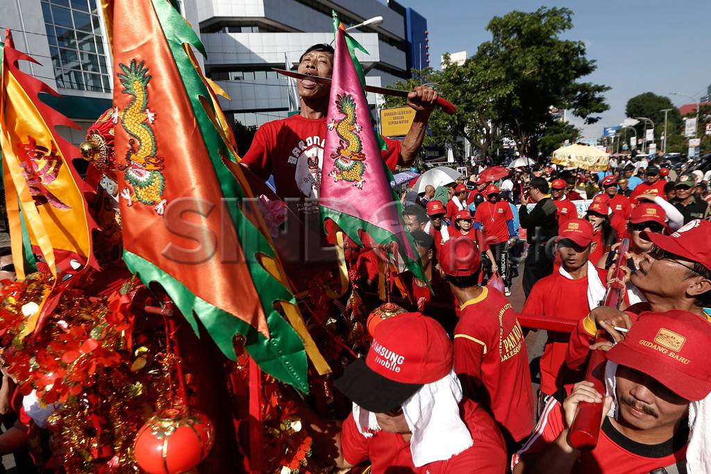 Kirab Budaya Meriahkan...