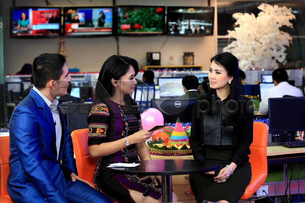 HT Hadiri HUT 9 MNC...