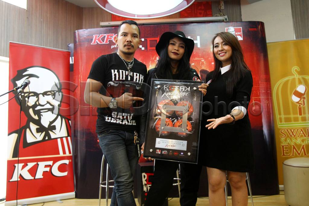 Kotak Raih Multiplatinum