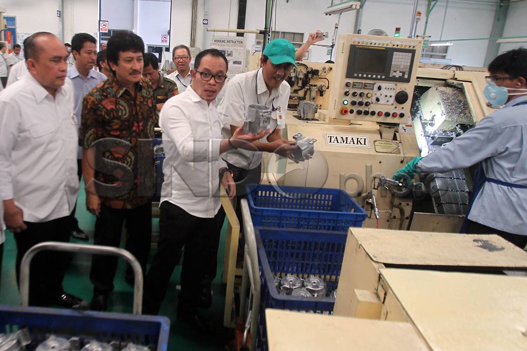 Menteri Hanif Tinjau...
