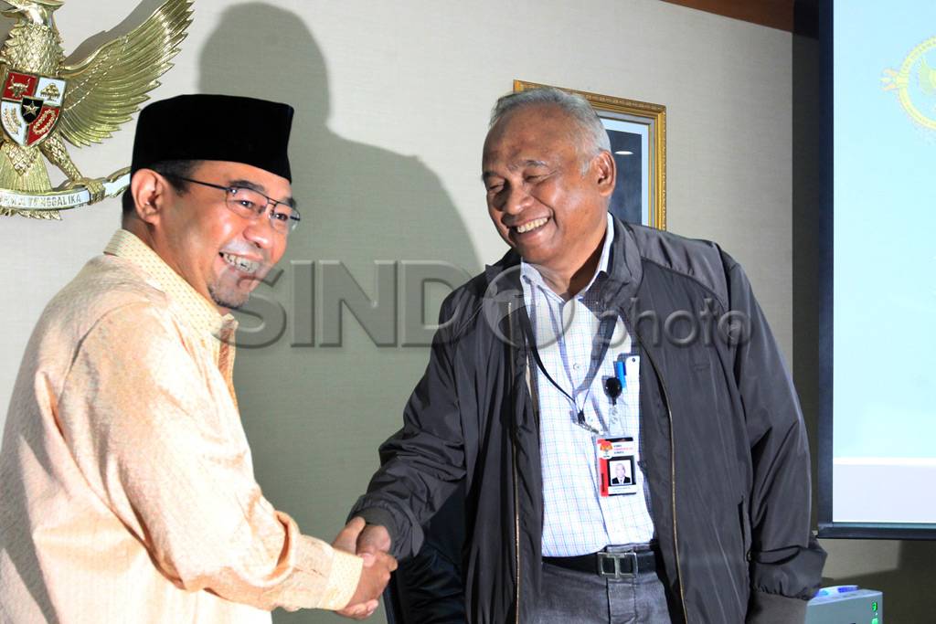 KPK Serahkan Laporan...