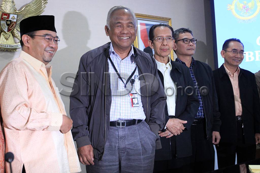 KPK Serahkan Laporan...