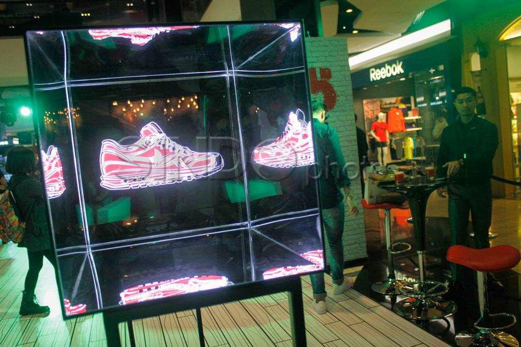 Ulang Tahun Ke-25, Plaza...