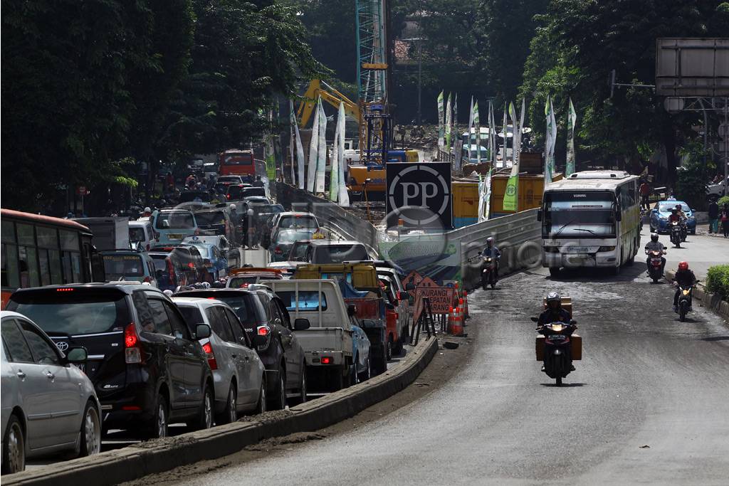 Pembangunan Jalan Layang...