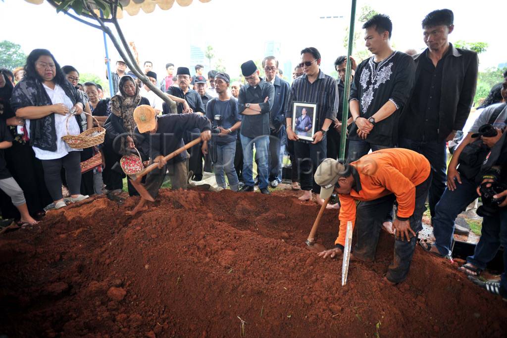 Pemakaman Haryanto Taslam