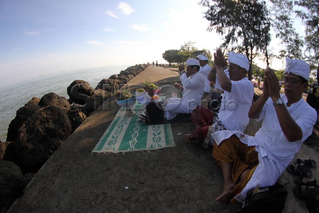 Upacara Melasti Umat...