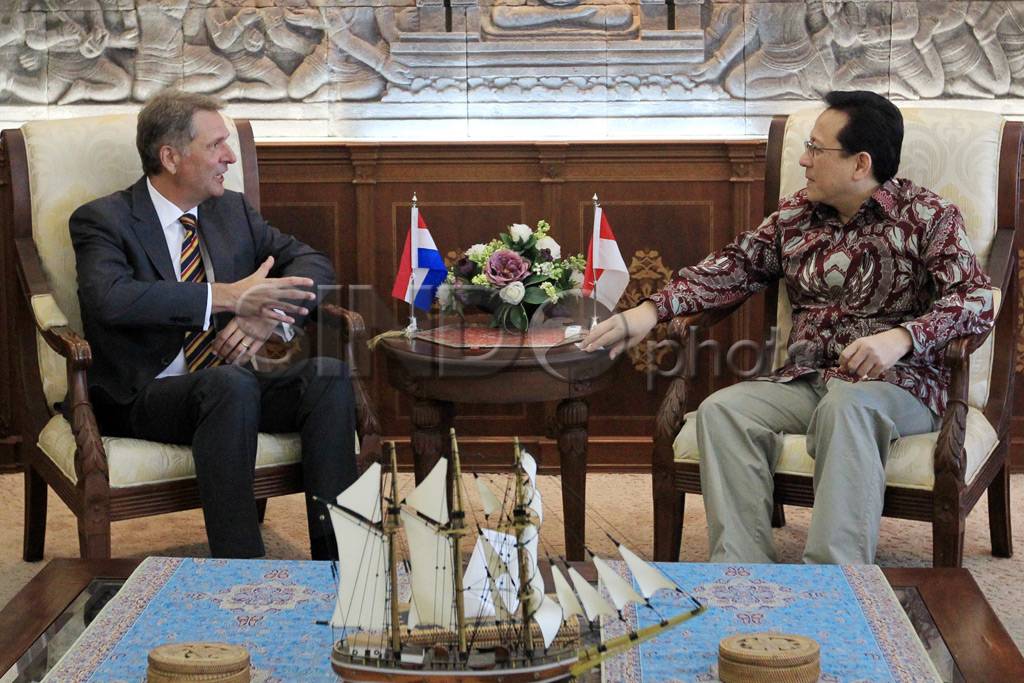 Dubes Belanda Temui...