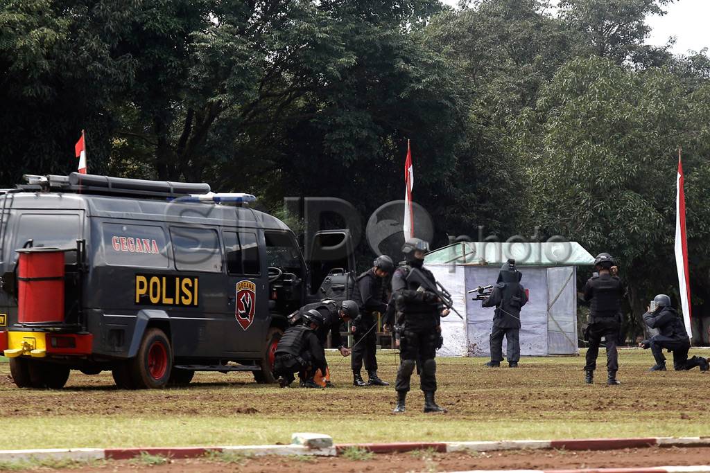 TNI dan Polri Gelar...