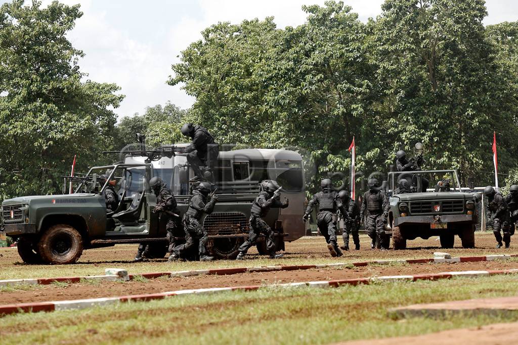 TNI dan Polri Gelar...