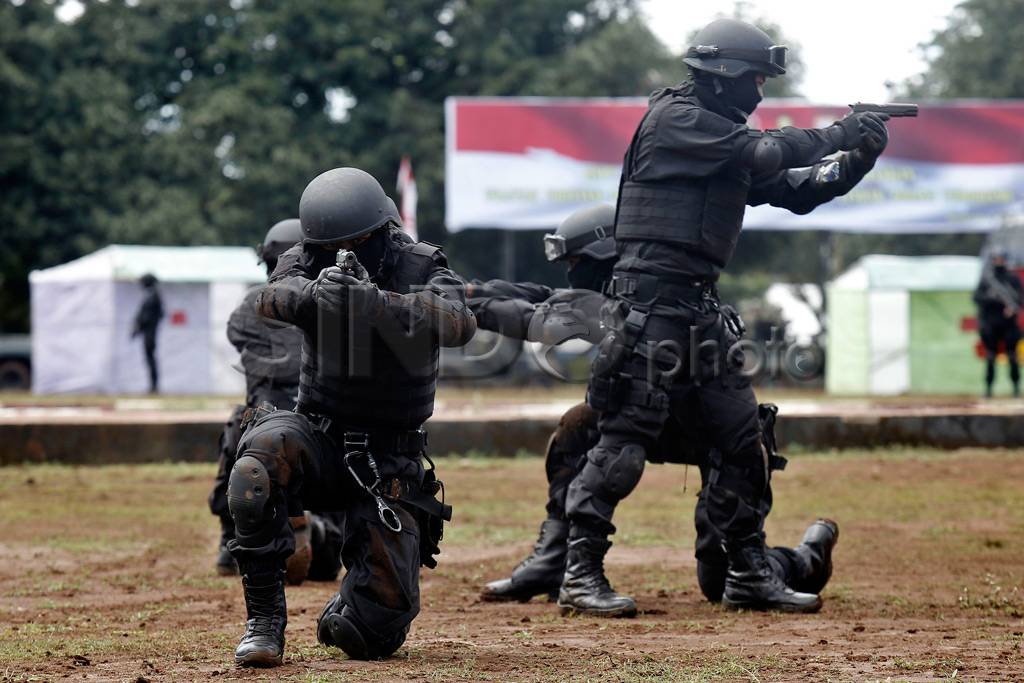 TNI dan Polri Gelar...
