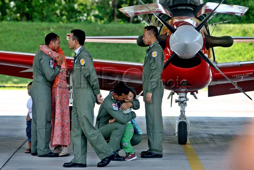 Enam Pesawat Tim Jupiter...