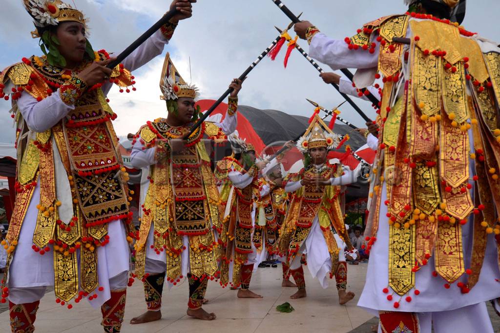 Ritual Melasti Jelang...
