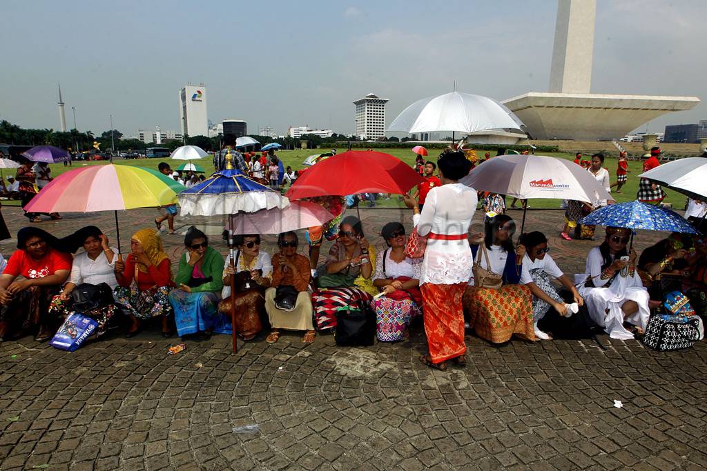 Umat Hindu Gelar Pawai...