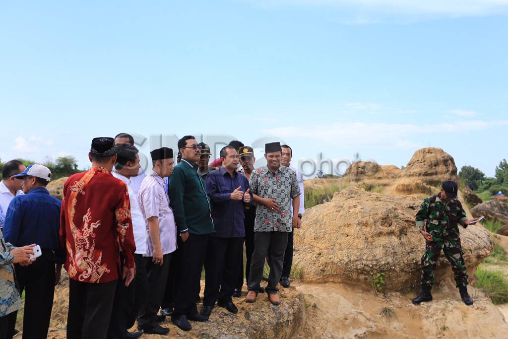 Menteri Desa Kunjungi...