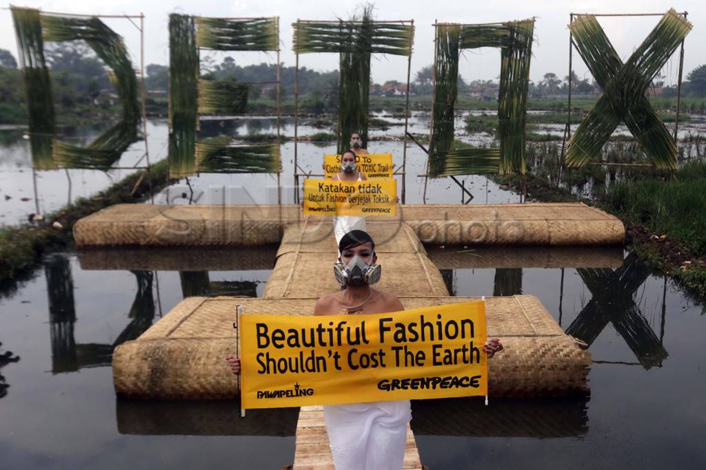 Greenpeace Gelar Fashion...