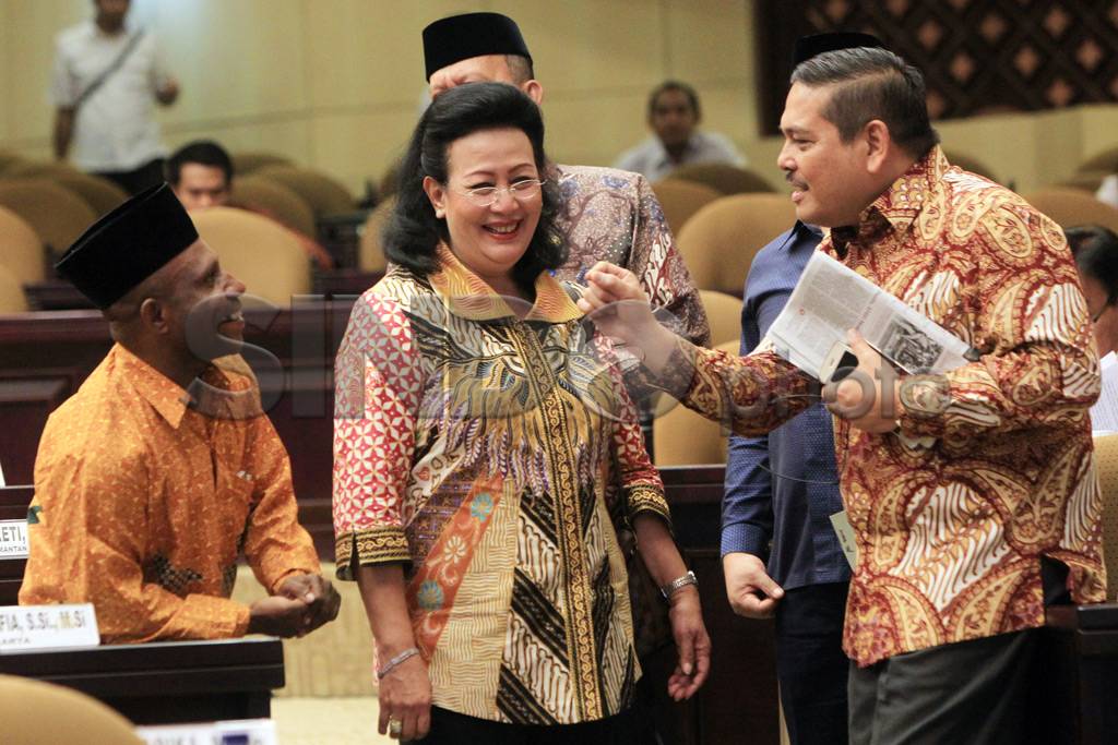 Pembukaan Masa Sidang...