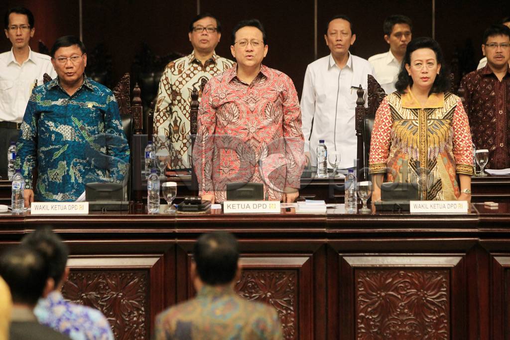 Pembukaan Masa Sidang...