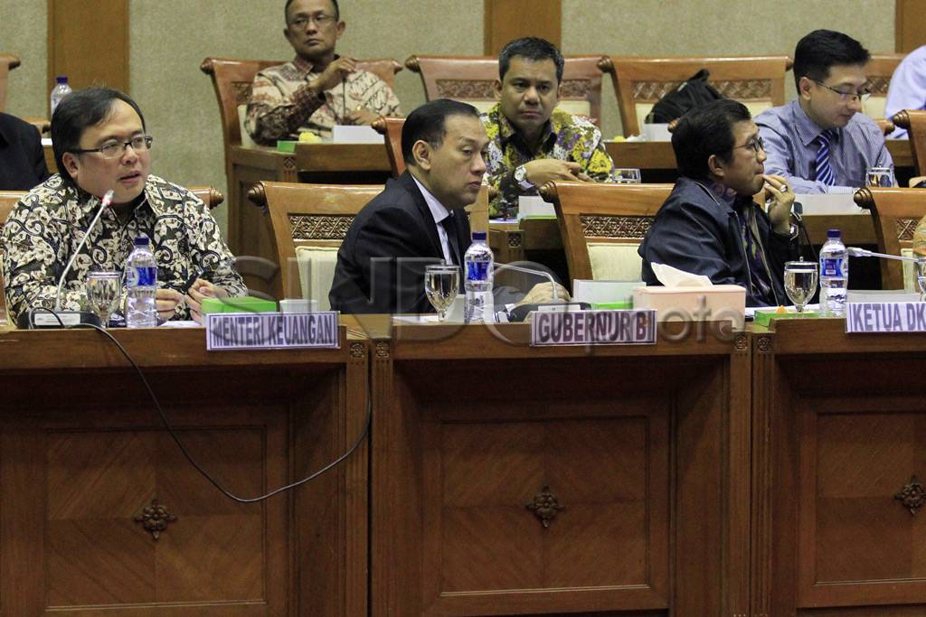 Komisi XI DPR Gelar...