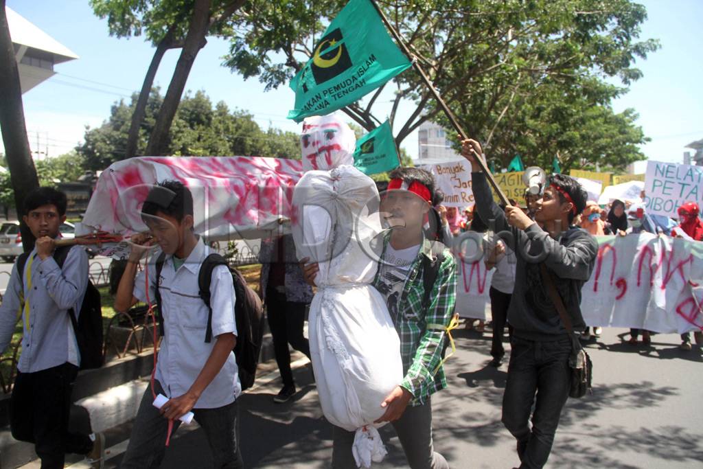 Gerakan Mahasiswa Islam...