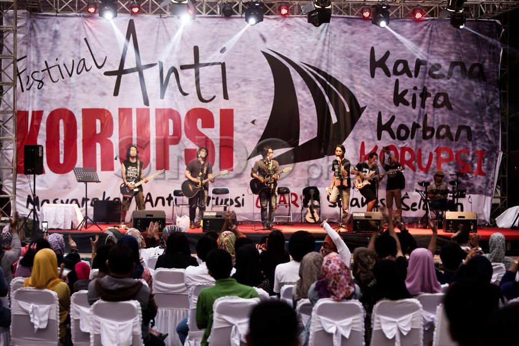 Abraham Samad Hadiri...