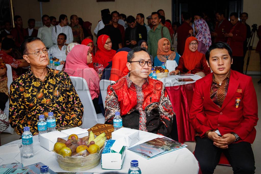 Ketua MPR Hadiri Dies...