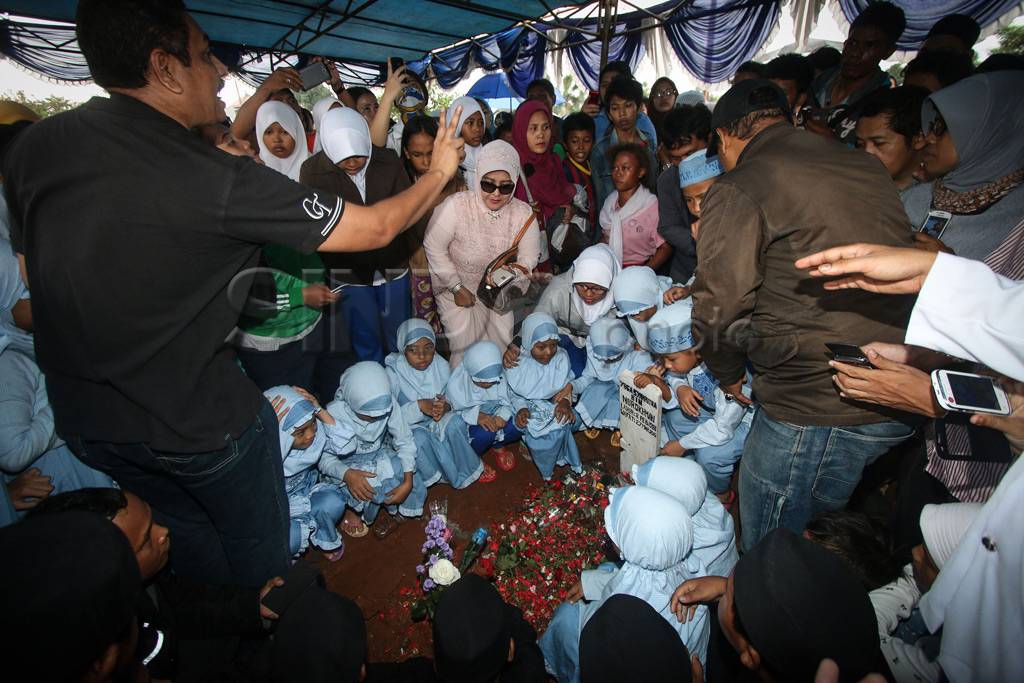 Melepas Olga, Sahabat...